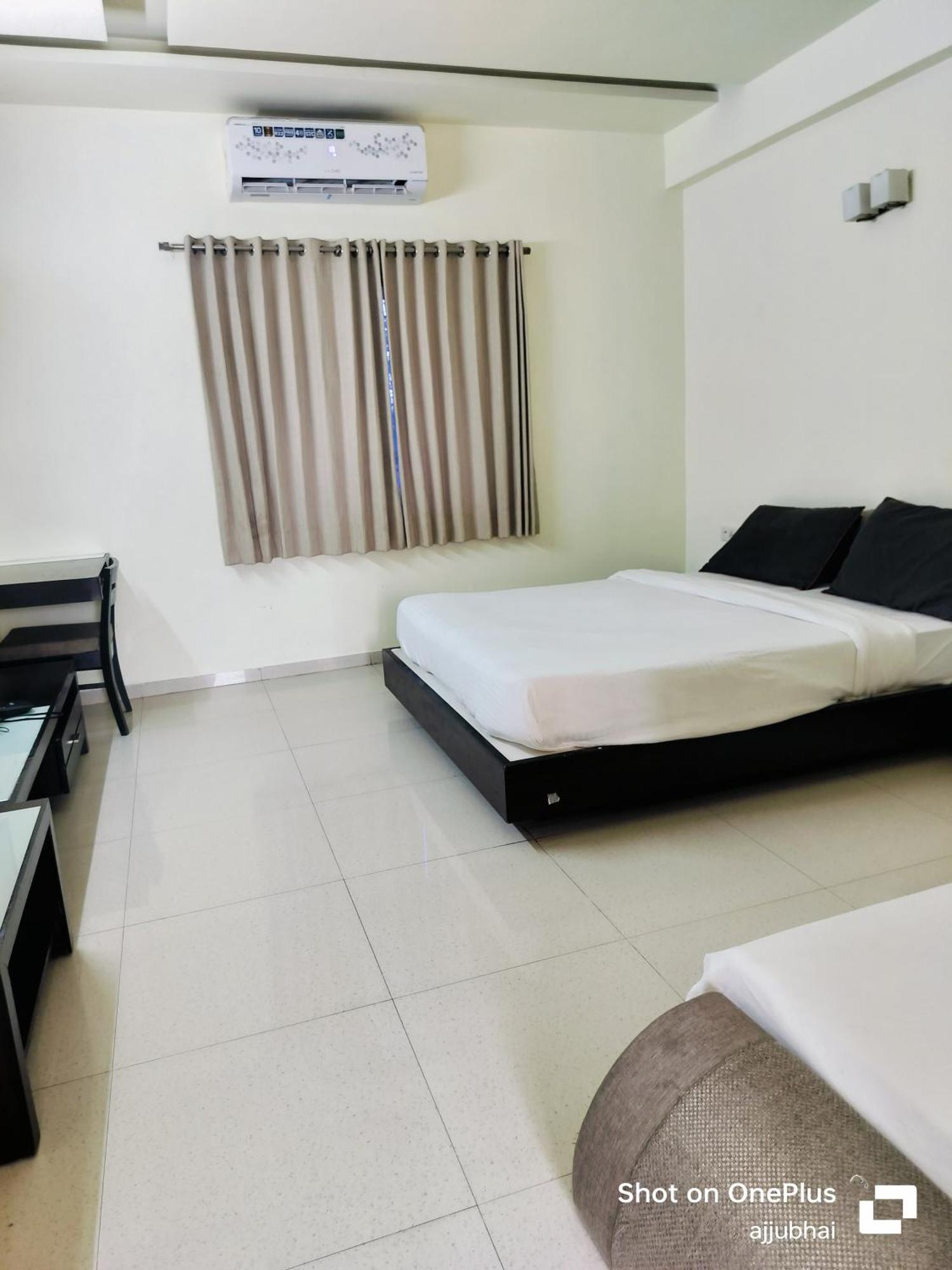 Hotel Sun N Step Club Ahmedabad Luaran gambar